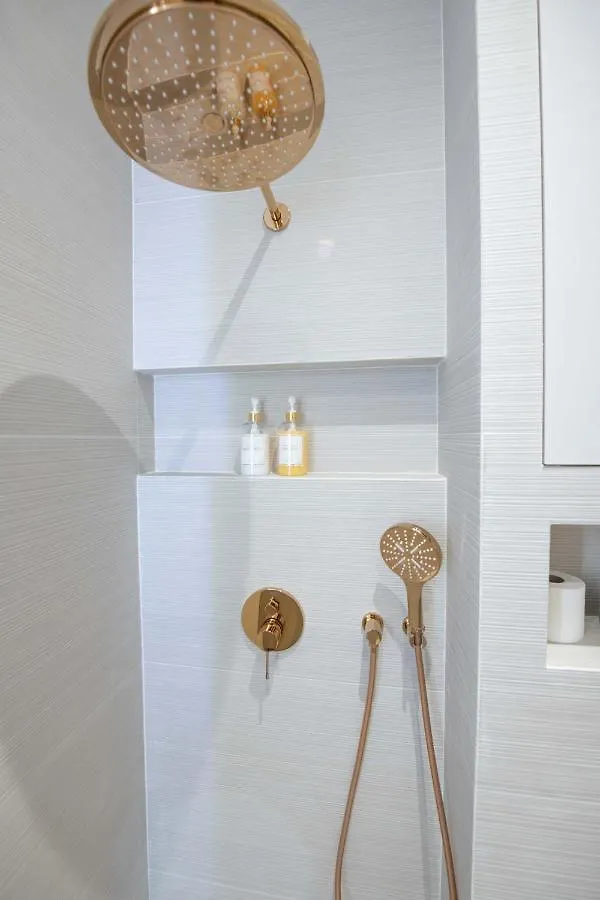 Charmant Studio_ Champs-Elysees باريس